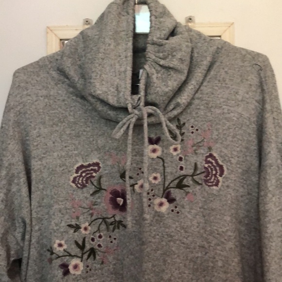 Sunday cowl neck floral sweatshirt gray 3X - Picture 2 of 7